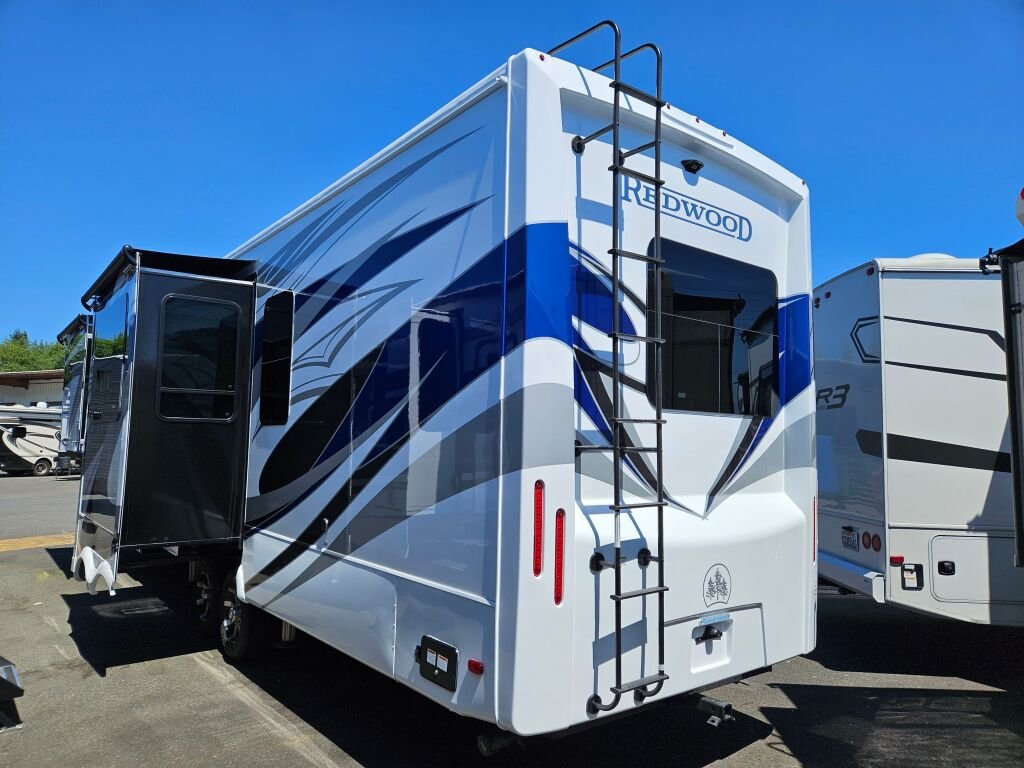 2024-Crossroads-Redwood-RW4001LK-Fifth-Wheel-Stock-E5782-on-sale-at-Poulsbo-RV-2.jpg
