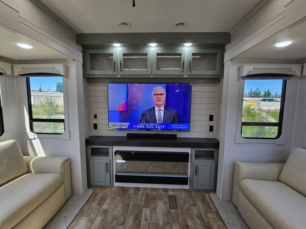 2024-Crossroads-Redwood-RW4150RD-Fifth-Wheel-Stock-K5986-on-sale-at-Poulsbo-RV-12.jpg
