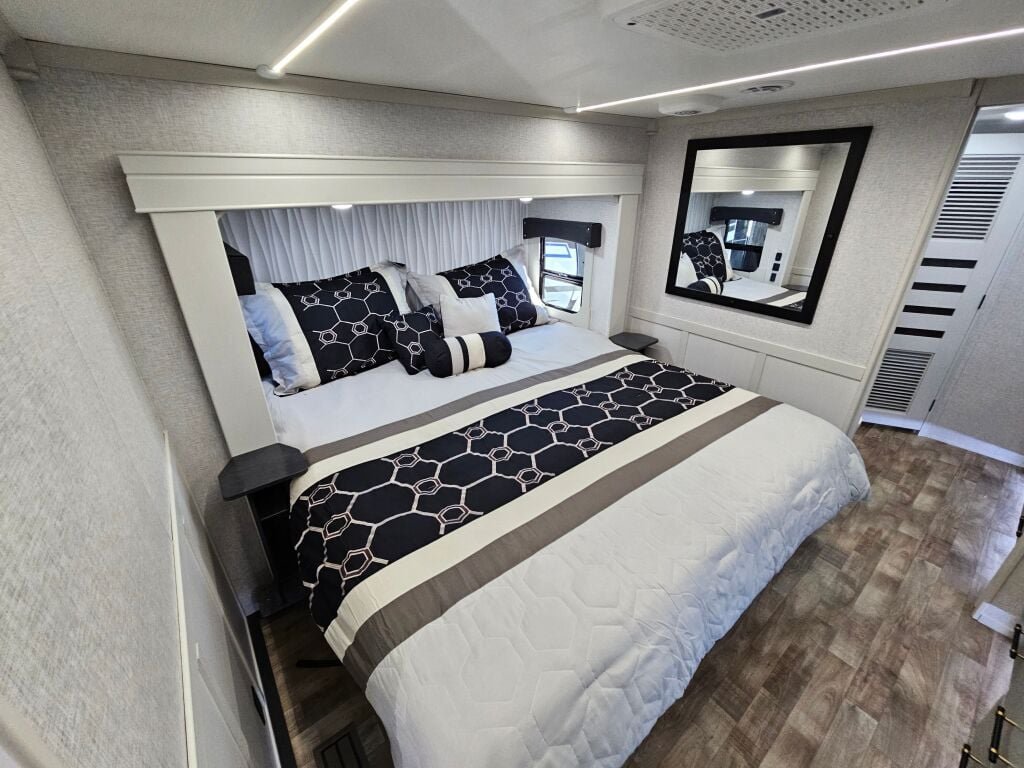2024-Crossroads-Redwood-RW4150RD-Fifth-Wheel-Stock-K5986-on-sale-at-Poulsbo-RV-16.jpg