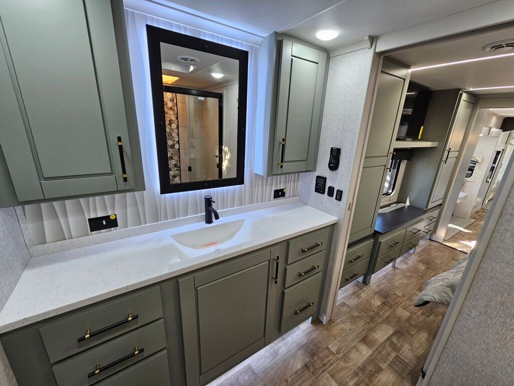 2024-Crossroads-Redwood-RW4150RD-Fifth-Wheel-Stock-K5986-on-sale-at-Poulsbo-RV-22.jpg