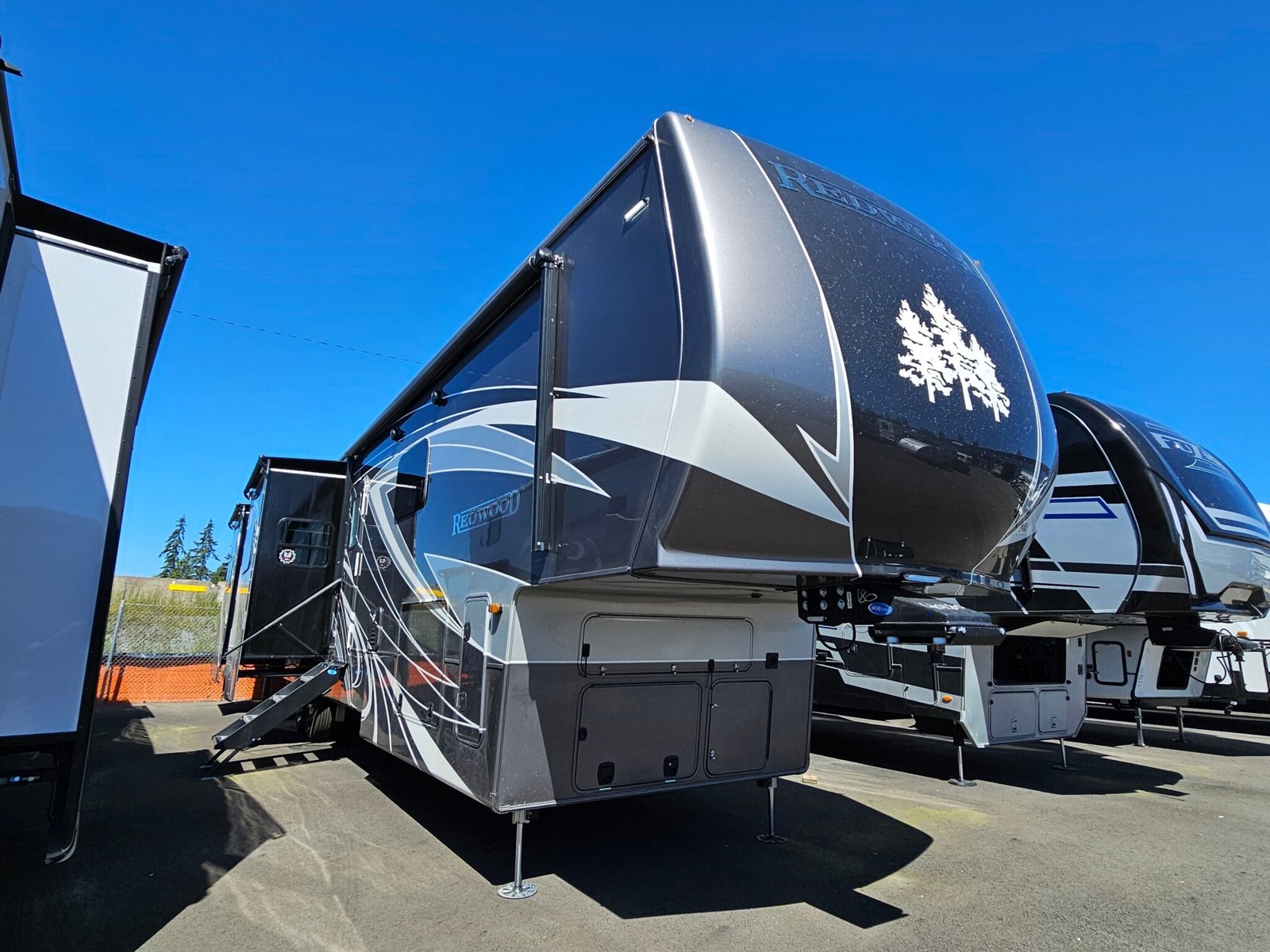 2024-Crossroads-Redwood-RW4150RD-Fifth-Wheel-Stock-K5986-on-sale-at-Poulsbo-RV-25-scaled-1.jpg