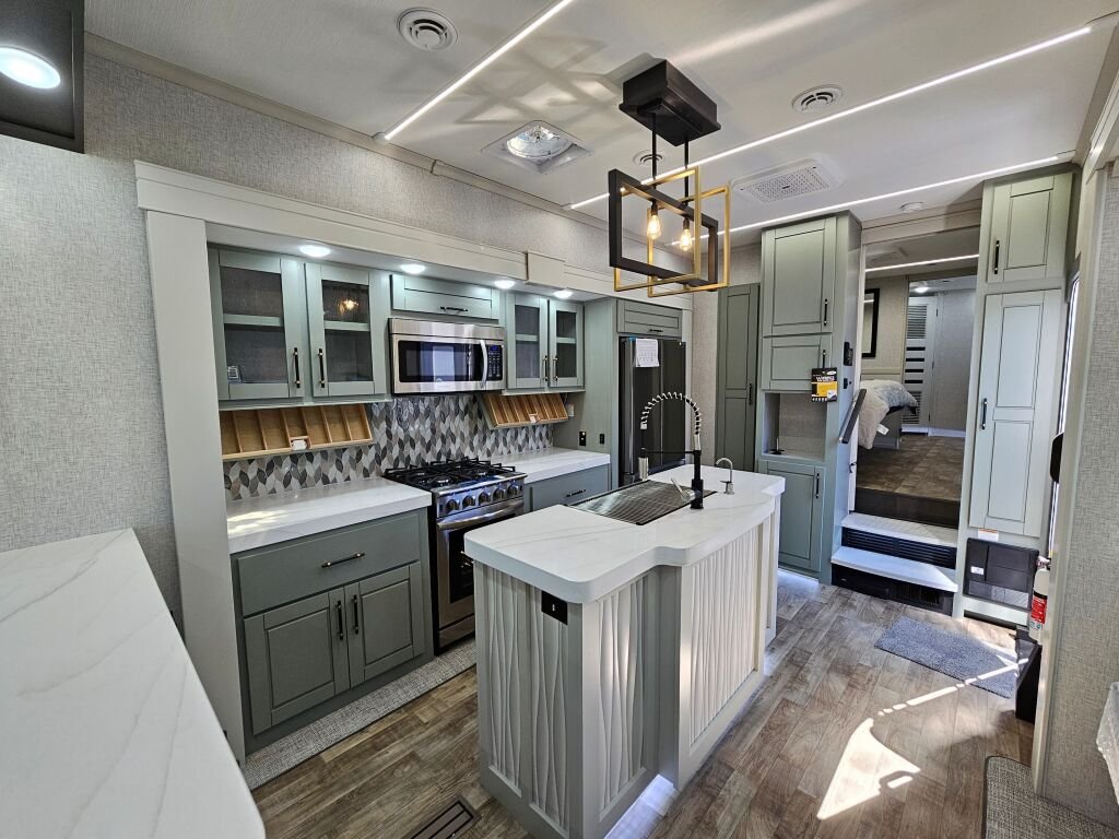 2024-Crossroads-Redwood-RW4150RD-Fifth-Wheel-Stock-K5986-on-sale-at-Poulsbo-RV-6.jpg