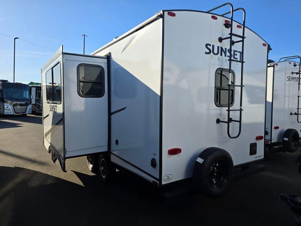2024-Crossroads-Sunset-Trail-Super-Lite-SS212RB-Travel-Trailer-Stock-K5944-on-sale-at-Poulsbo-RV-2.jpg