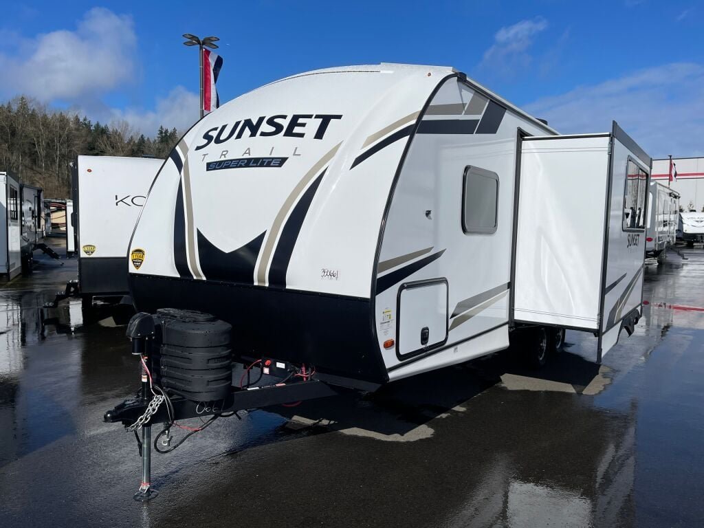 2024-Crossroads-Sunset-Trail-Super-Lite-SS212RB-Travel-Trailer-Stock-S584-on-sale-at-Poulsbo-RV-1.jpg