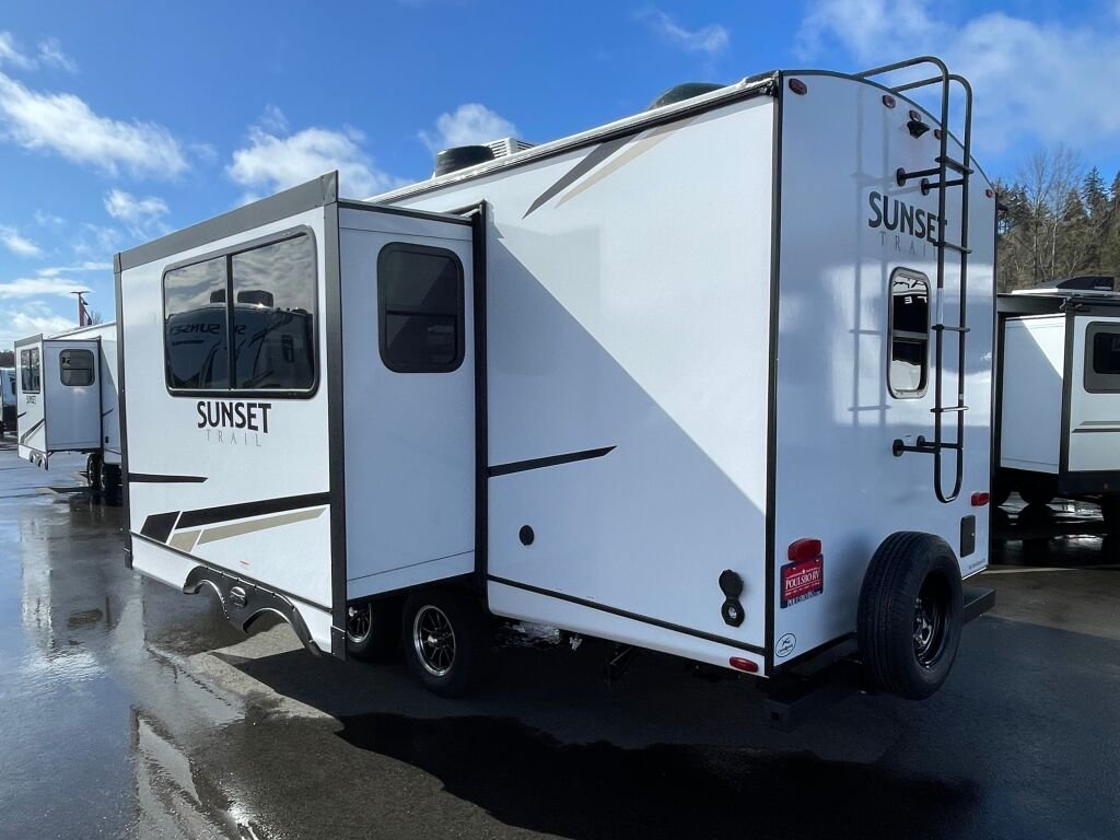 2024-Crossroads-Sunset-Trail-Super-Lite-SS212RB-Travel-Trailer-Stock-S584-on-sale-at-Poulsbo-RV-2.jpg