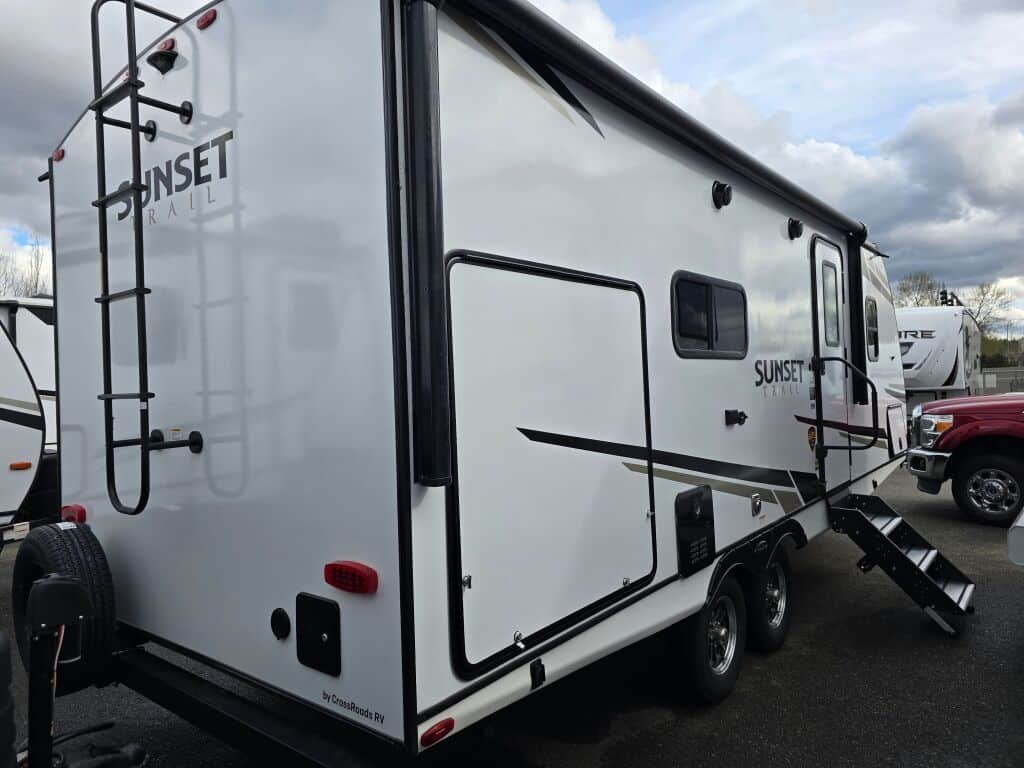 2024-Crossroads-Sunset-Trail-Super-Lite-SS222RB-Travel-Trailer-Stock-F1246-on-sale-at-Poulsbo-RV-3.jpg
