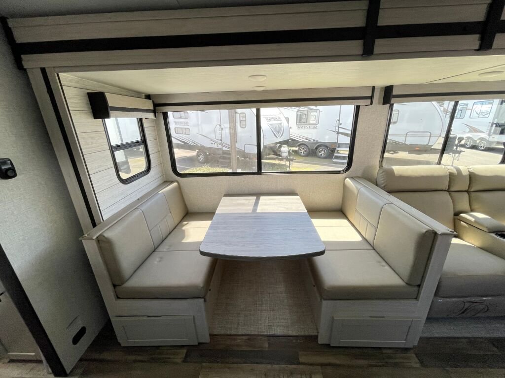 2024-Crossroads-Sunset-Trail-Super-Lite-SS253RB-Travel-Trailer-Stock-S617-on-sale-at-Poulsbo-RV-10.jpg