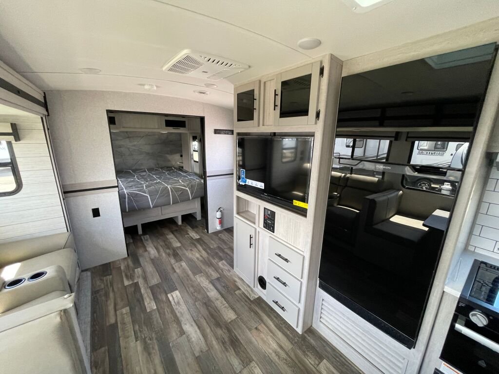 2024-Crossroads-Sunset-Trail-Super-Lite-SS253RB-Travel-Trailer-Stock-S617-on-sale-at-Poulsbo-RV-17.jpg