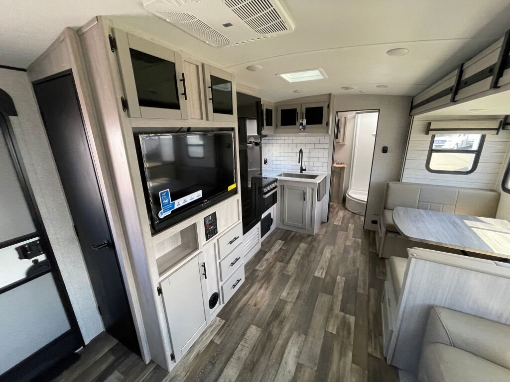 2024-Crossroads-Sunset-Trail-Super-Lite-SS253RB-Travel-Trailer-Stock-S617-on-sale-at-Poulsbo-RV-18.jpg