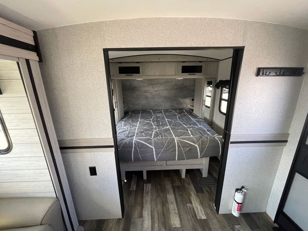 2024-Crossroads-Sunset-Trail-Super-Lite-SS253RB-Travel-Trailer-Stock-S617-on-sale-at-Poulsbo-RV-7.jpg