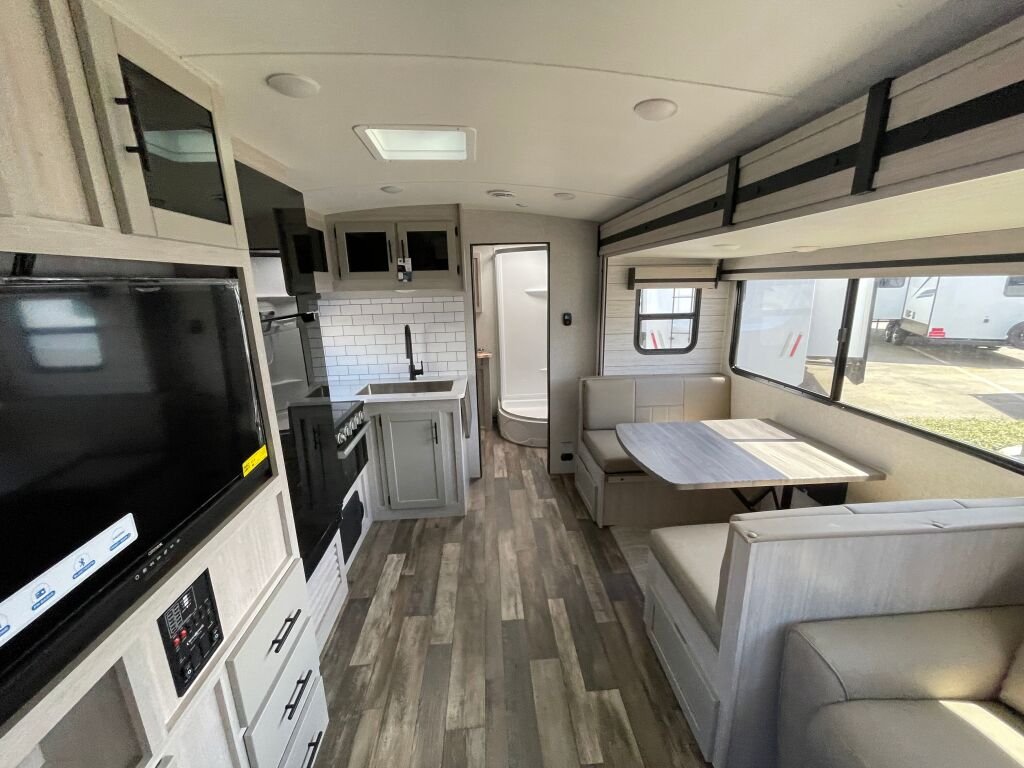 2024-Crossroads-Sunset-Trail-Super-Lite-SS253RB-Travel-Trailer-Stock-S617-on-sale-at-Poulsbo-RV-9.jpg