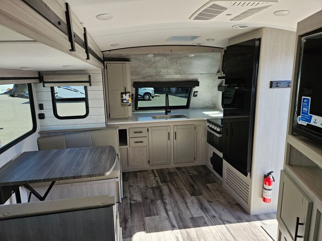 2024-Crossroads-Sunset-Trail-Super-Lite-SS269FK-Travel-Trailer-Stock-E5752-on-sale-at-Poulsbo-RV-13.jpg