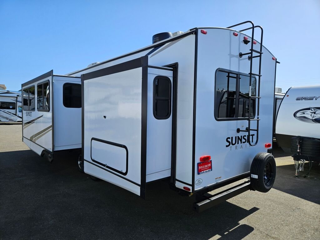 2024-Crossroads-Sunset-Trail-Super-Lite-SS269FK-Travel-Trailer-Stock-E5752-on-sale-at-Poulsbo-RV-2.jpg