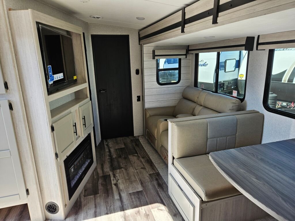 2024-Crossroads-Sunset-Trail-Super-Lite-SS269FK-Travel-Trailer-Stock-E5752-on-sale-at-Poulsbo-RV-5.jpg