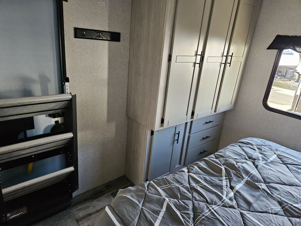 2024-Crossroads-Sunset-Trail-Super-Lite-SS269FK-Travel-Trailer-Stock-E5752-on-sale-at-Poulsbo-RV-7.jpg