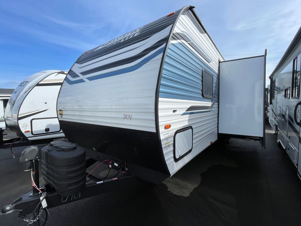 2024-Crossroads-Zinger-Lite-ZR260BH-Travel-Trailer-Stock-K5955-on-sale-at-Poulsbo-RV-1.jpg