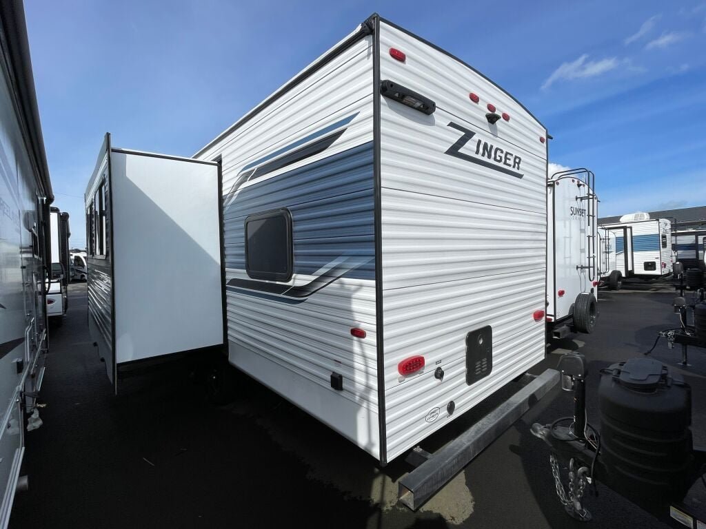 2024-Crossroads-Zinger-Lite-ZR260BH-Travel-Trailer-Stock-K5955-on-sale-at-Poulsbo-RV-2.jpg