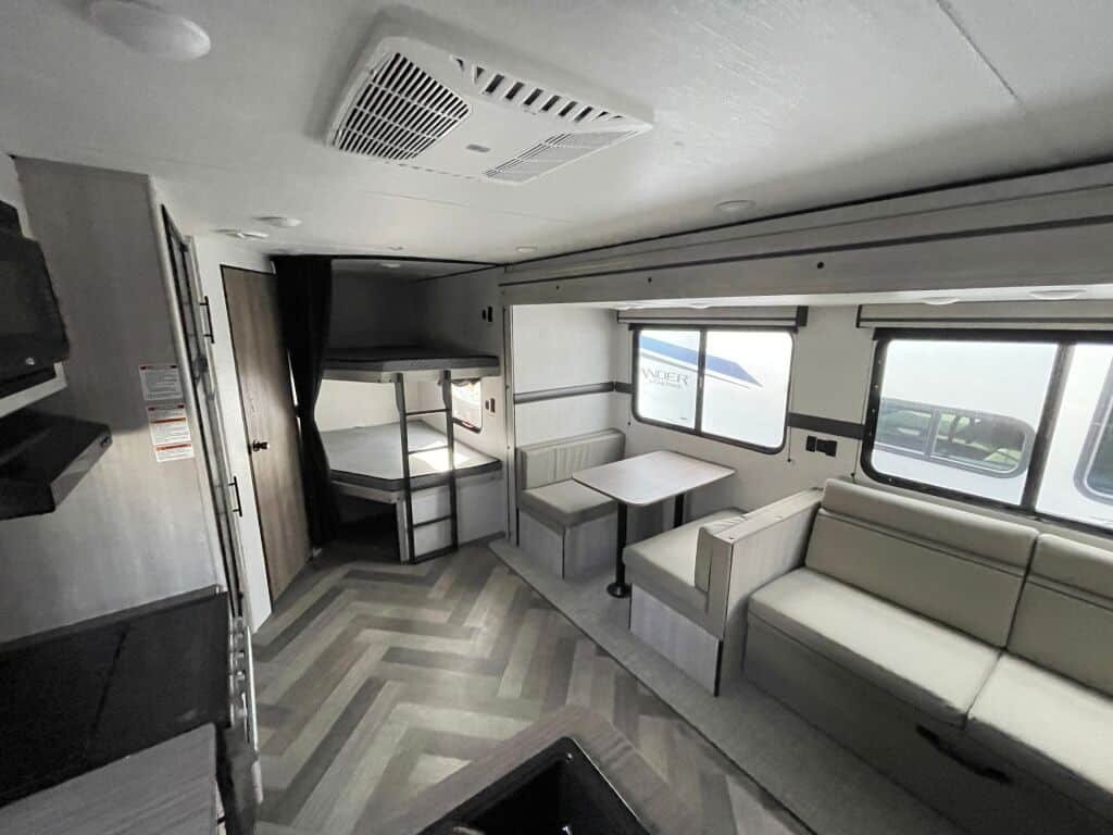 2024-Crossroads-Zinger-Lite-ZR260BH-Travel-Trailer-Stock-K5955-on-sale-at-Poulsbo-RV-20.jpg