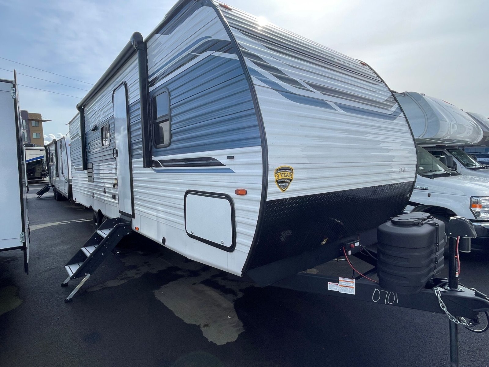 2024-Crossroads-Zinger-Lite-ZR260BH-Travel-Trailer-Stock-K5955-on-sale-at-Poulsbo-RV-25-scaled-1.jpg