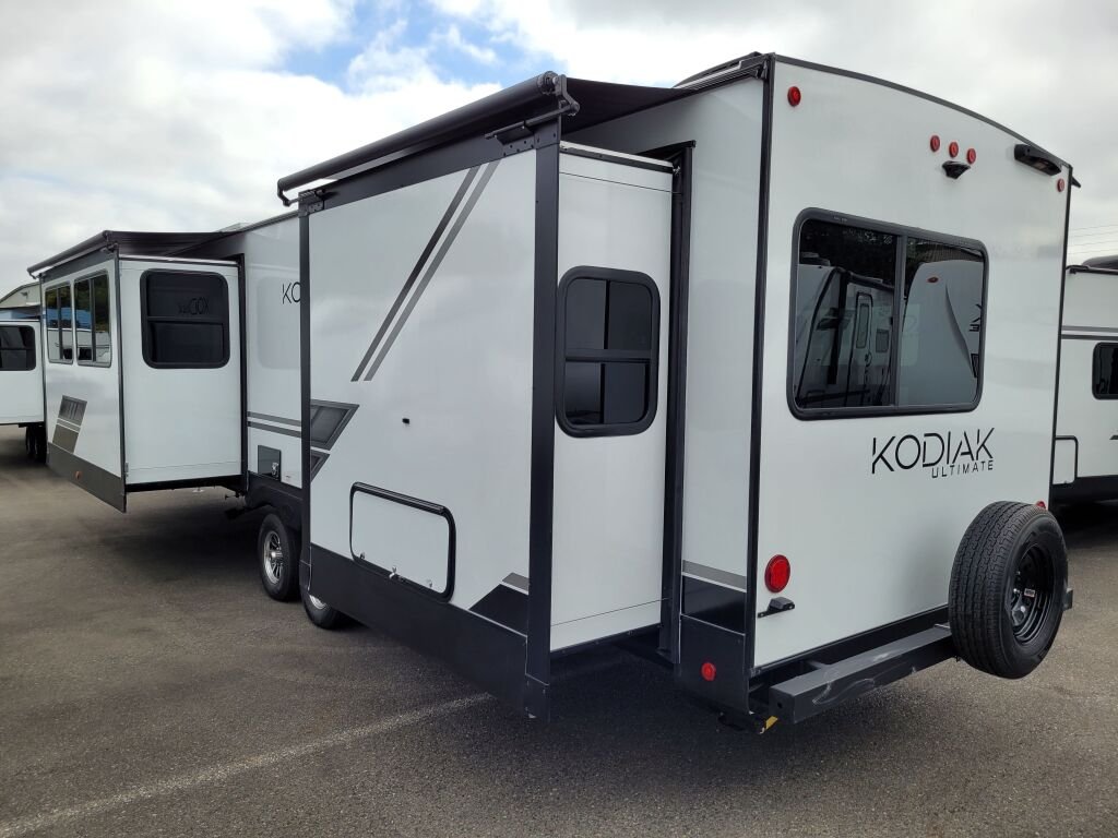2024-Dutchmen-Kodiak-Ultimate-3371FLSL-Travel-Trailer-Stock-E5670-on-sale-at-Poulsbo-RV-2.jpg
