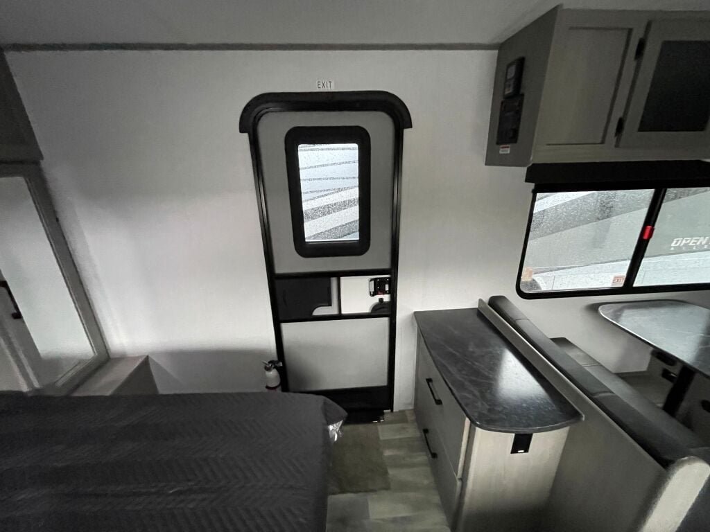 2024-Dutchmen-Kodiak-Ultra-Lite-201QB-Travel-Trailer-Stock-S609-on-sale-at-Poulsbo-RV-7.jpg