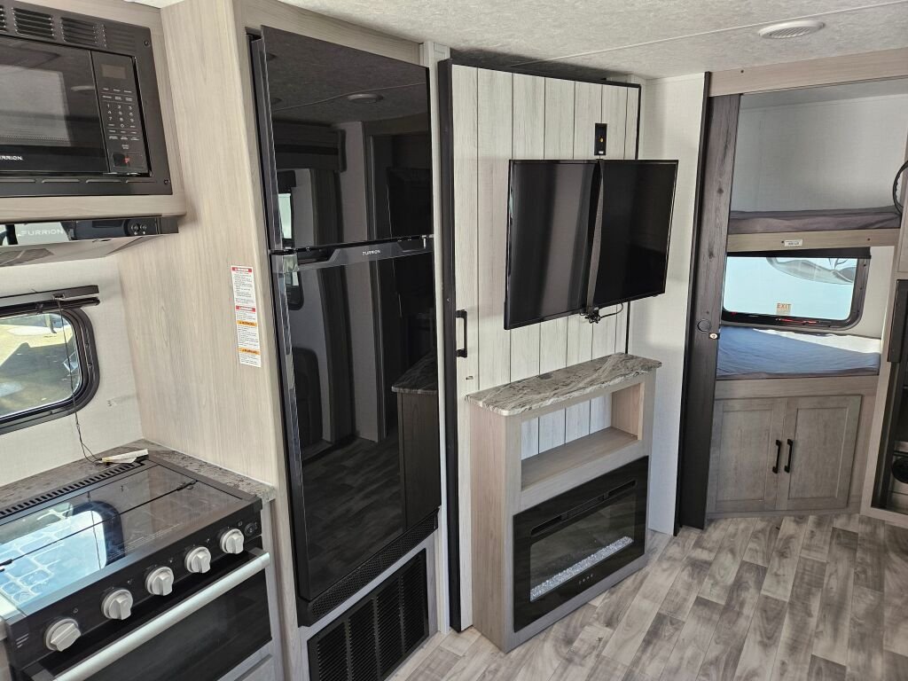 2024-Dutchmen-Kodiak-Ultra-Lite-296BHSL-Travel-Trailer-Stock-E5714-on-sale-at-Poulsbo-RV-13.jpg
