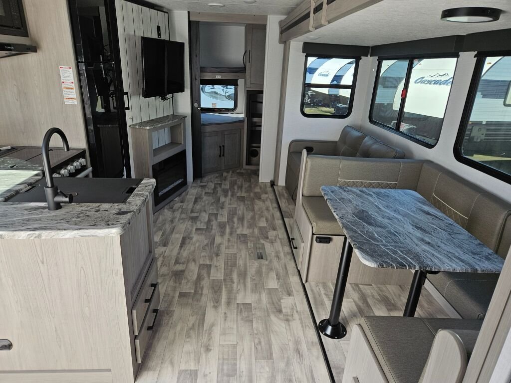 2024-Dutchmen-Kodiak-Ultra-Lite-296BHSL-Travel-Trailer-Stock-E5714-on-sale-at-Poulsbo-RV-5.jpg