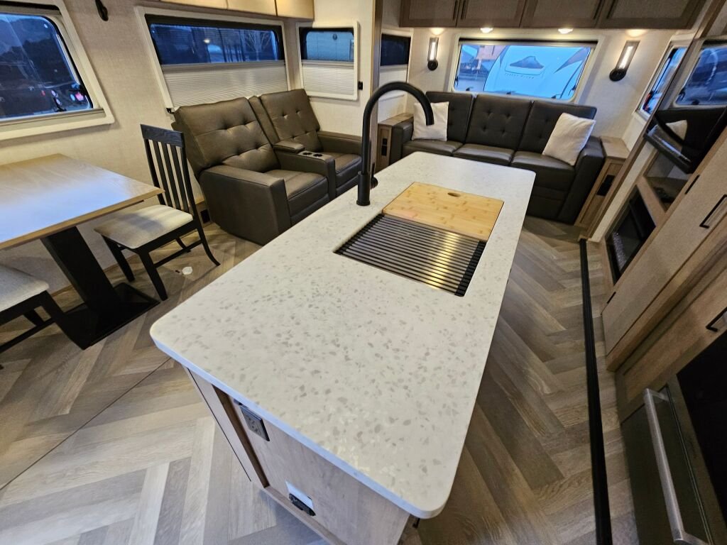 2024-Ember-Touring-Edition-29MRS-Travel-Trailer-Stock-S642A-on-sale-at-Poulsbo-RV-19.jpg