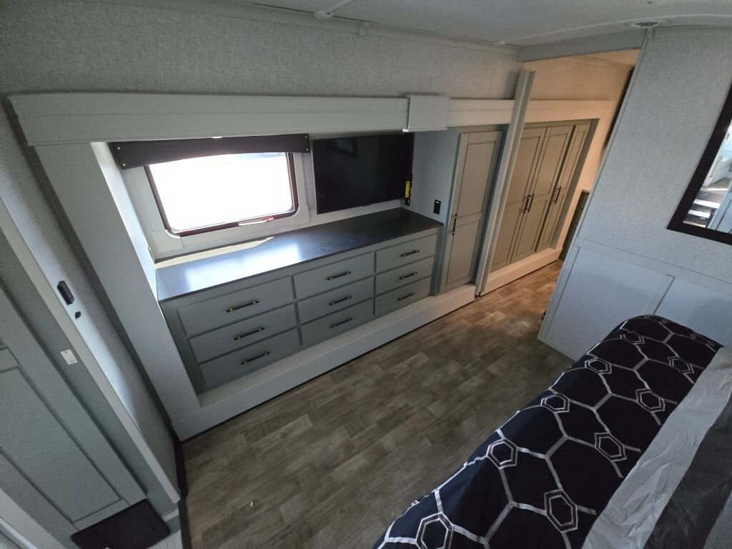 2025-Crossroads-Redwood-RW4200FL-Fifth-Wheel-Stock-M3508-on-sale-at-Poulsbo-RV-11.jpg