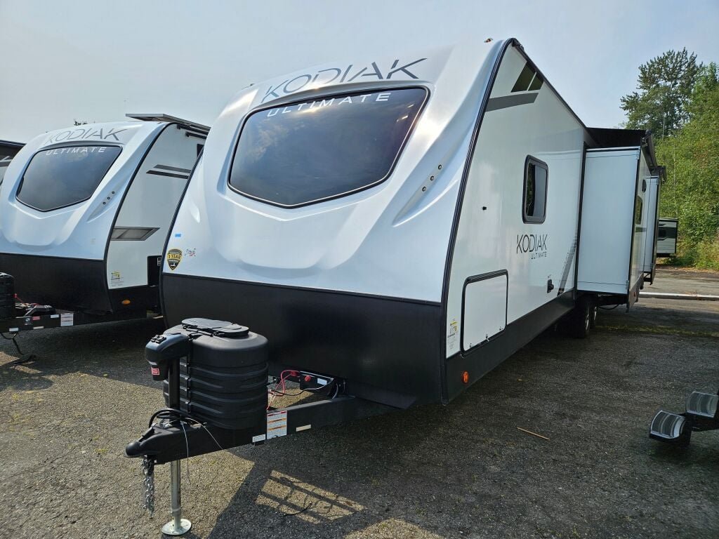 2025-Dutchmen-Kodiak-Ultimate-3321BHSL-Travel-Trailer-Stock-E5796-on-sale-at-Poulsbo-RV-1.jpg