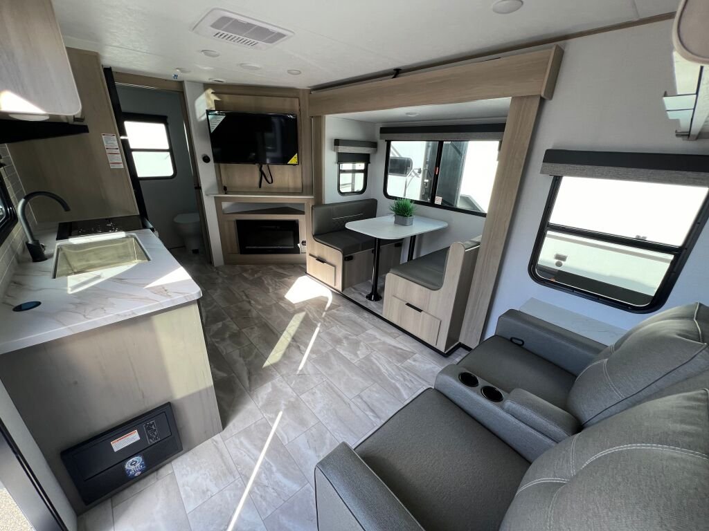 2025-Dutchmen-Kodiak-Ultra-Lite-242RBSL-Travel-Trailer-Stock-S672-on-sale-at-Poulsbo-RV-22.jpg