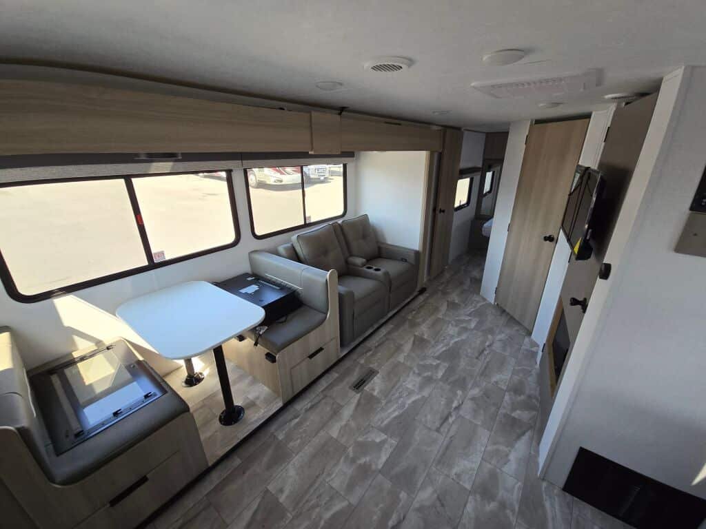 2025-Dutchmen-Kodiak-Ultra-Lite-257RKSL-Travel-Trailer-Stock-M3499-on-sale-at-Poulsbo-RV-4.jpg