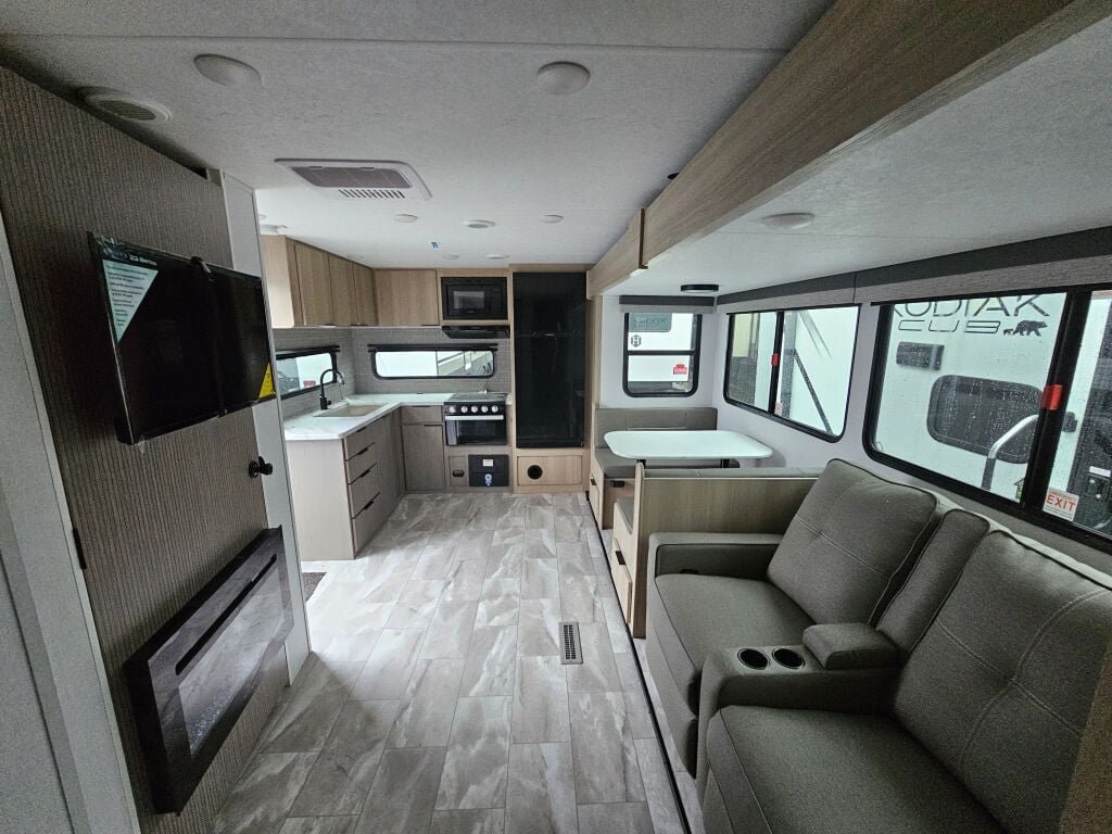 2025-Dutchmen-Kodiak-Ultra-Lite-257RKSL-Travel-Trailer-Stock-S673-on-sale-at-Poulsbo-RV-20.jpg