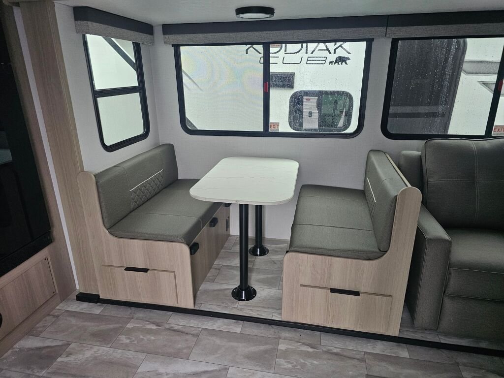 2025-Dutchmen-Kodiak-Ultra-Lite-257RKSL-Travel-Trailer-Stock-S673-on-sale-at-Poulsbo-RV-6.jpg