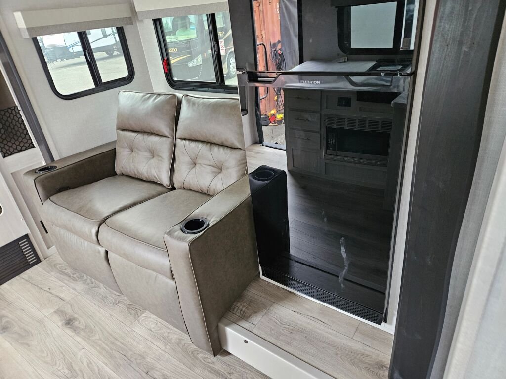 2025-Forest-River-R-Pod-RP-198-Travel-Trailer-Stock-E5829-on-sale-at-Poulsbo-RV-11.jpg