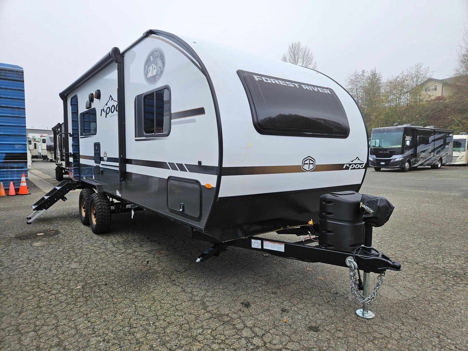 2025-Forest-River-R-Pod-RP-198-Travel-Trailer-Stock-E5829-on-sale-at-Poulsbo-RV-14-scaled-1.jpg
