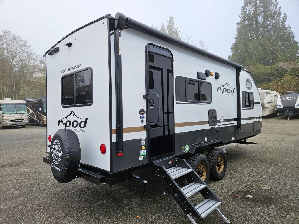 2025-Forest-River-R-Pod-RP-198-Travel-Trailer-Stock-E5829-on-sale-at-Poulsbo-RV-3.jpg