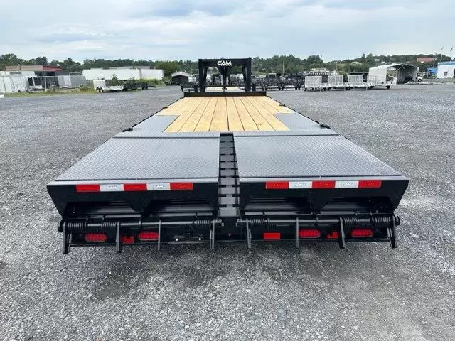 Cam-Superline-8.5×25-Gooseneck-Deckover-Equipment-Trailer-Full-Width-Ramps-Self-Clean-Beavertail-3-1.webp