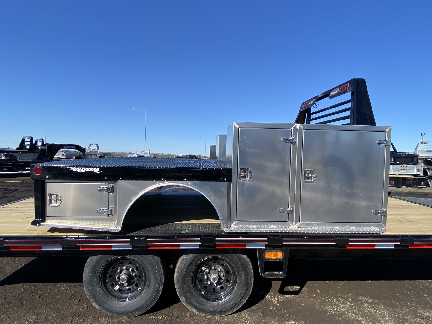 hillsboro-8-x11-hybrid-truck-bed-240178-3.jpeg